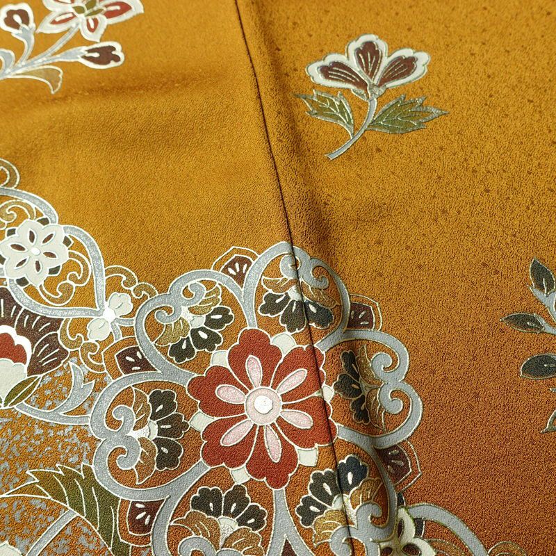 振袖 正絹 木の葉・植物柄 袷仕立て 身丈170.5cm 裄丈69cm 箔 フォーマル 成人式 二十歳 黄・黄土色_画像10