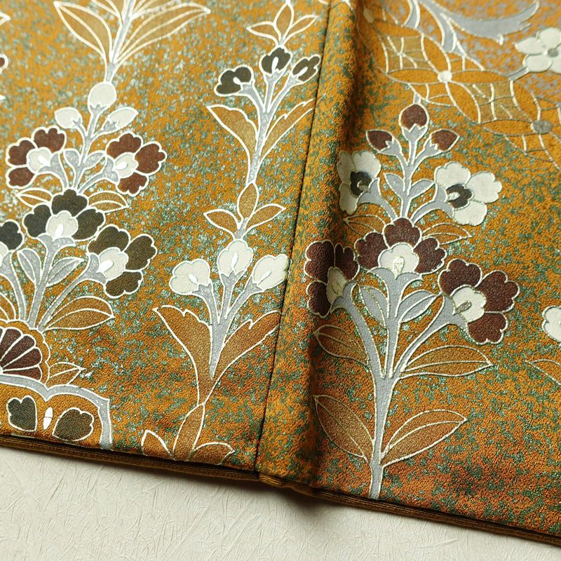 振袖 正絹 木の葉・植物柄 袷仕立て 身丈170.5cm 裄丈69cm 箔 フォーマル 成人式 二十歳 黄・黄土色_画像11