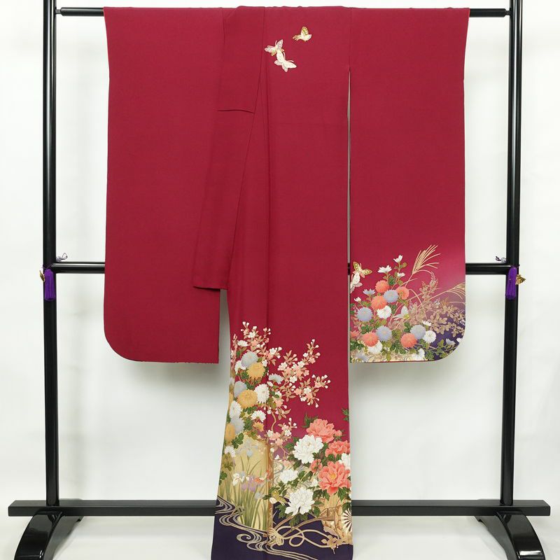 振袖 良品 セット品 長襦袢付き 袋帯付き 縮緬 正絹 花柄 袷仕立て 身丈164.5cm 裄丈70cm 箔 金彩 フォーマル 着物 帯 成人式 二十歳 赤紫 紫・藤色_画像2