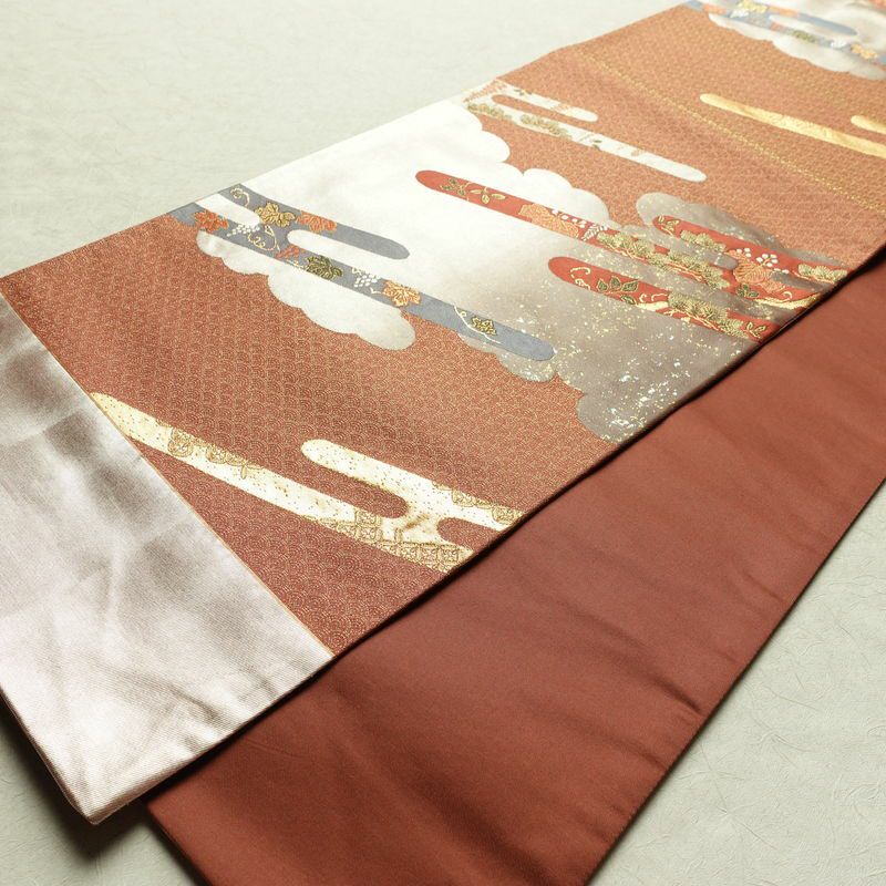 袋帯 未仕立て 六通柄 美品 証紙あり フォーマル用 正絹 古典柄 箔 金通し 金糸 帯 入学式 卒業式 結婚式 未使用品 茶_画像8