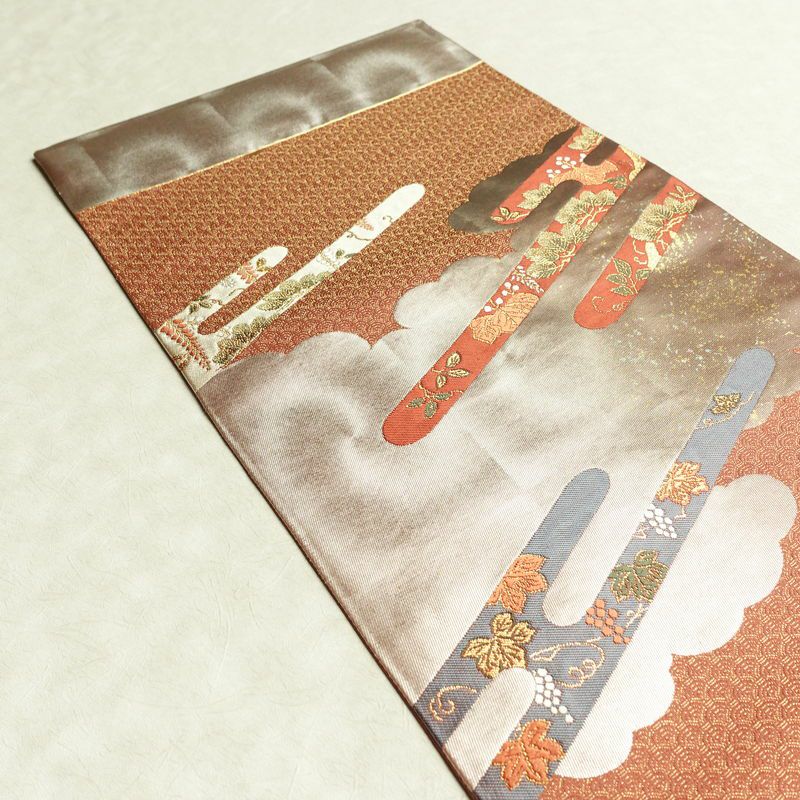 袋帯 未仕立て 六通柄 美品 証紙あり フォーマル用 正絹 古典柄 箔 金通し 金糸 帯 入学式 卒業式 結婚式 未使用品 茶_画像17