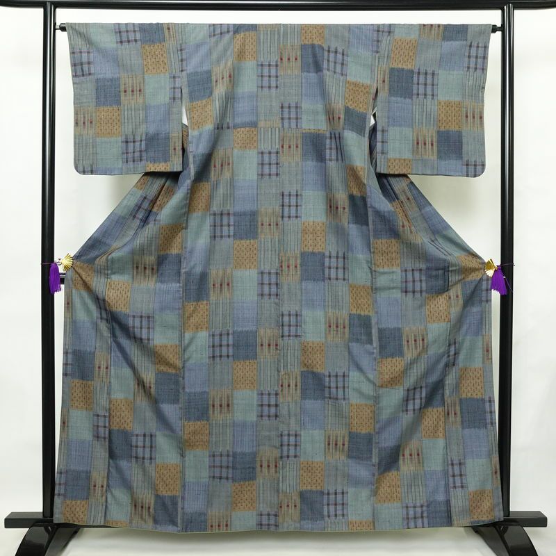 紬 正絹 チェック・格子柄 袷仕立て 身丈161cm 裄丈64.5cm 着物 青・紺_画像1