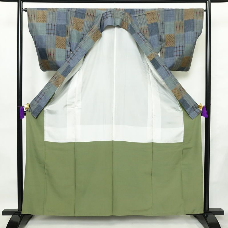 紬 正絹 チェック・格子柄 袷仕立て 身丈161cm 裄丈64.5cm 着物 青・紺_画像3