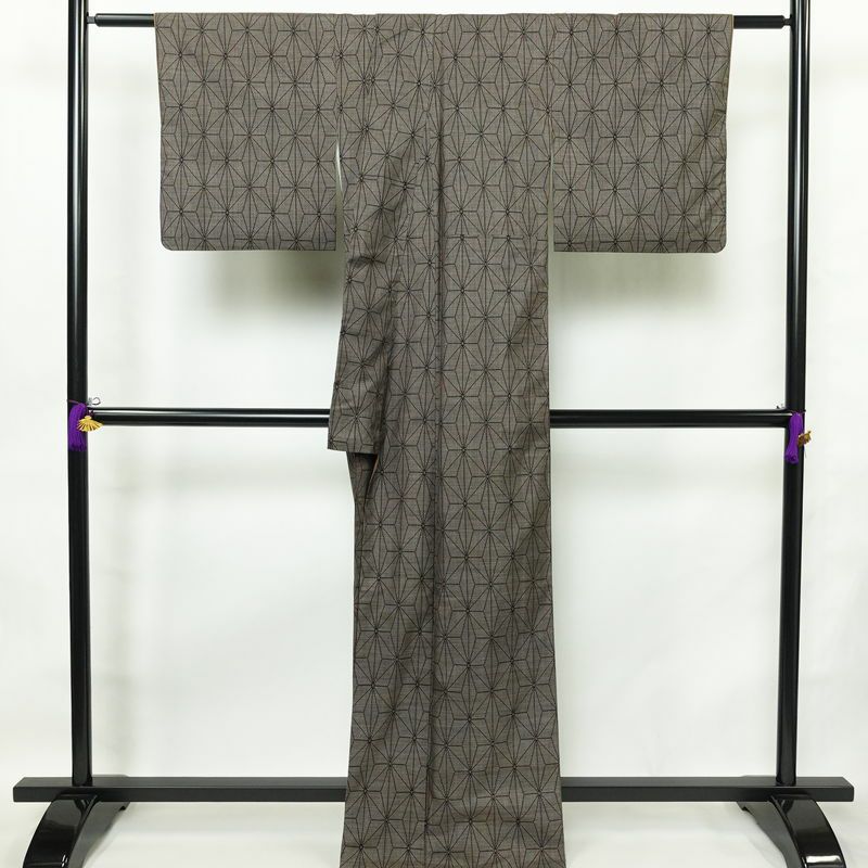 大島紬 良品 証紙なし 正絹 麻の葉柄 袷仕立て 身丈164.5cm 裄丈66.5cm 着物 茶_画像2