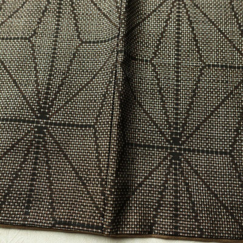 大島紬 良品 証紙なし 正絹 麻の葉柄 袷仕立て 身丈164.5cm 裄丈66.5cm 着物 茶_画像11