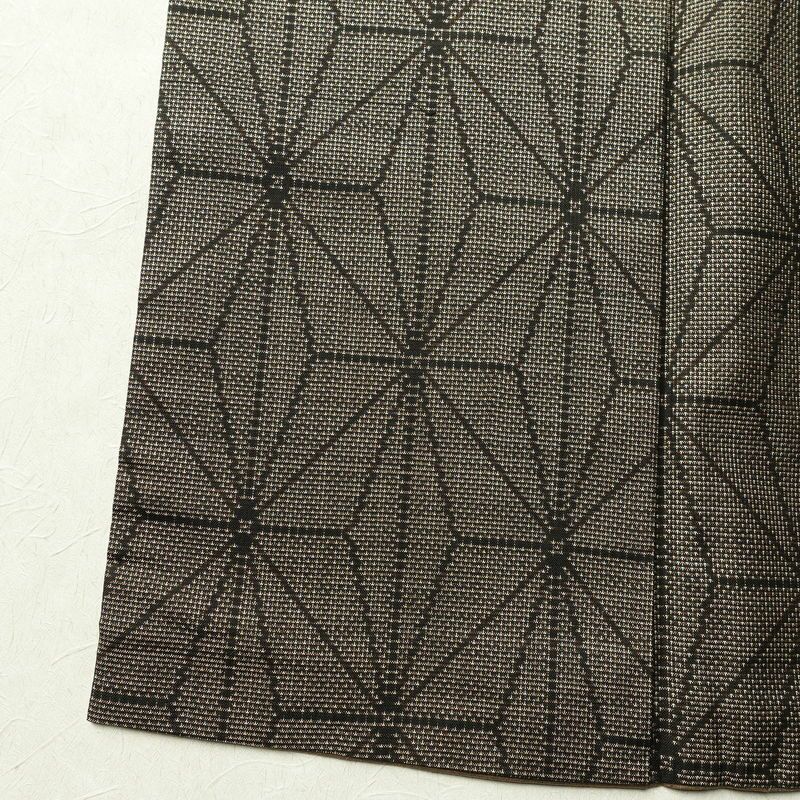 大島紬 良品 証紙なし 正絹 麻の葉柄 袷仕立て 身丈164.5cm 裄丈66.5cm 着物 茶_画像12