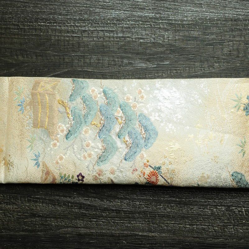 袋帯 嘉祥御車文 六通柄 フォーマル用 正絹 古典柄 箔 金糸 銀糸 帯 入学式 卒業式 結婚式 多色使い_画像15