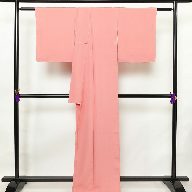 色無地 鮫小紋 しつけ糸付き 縮緬 一つ紋付き 正絹 流水・波柄 袷仕立て 身丈164cm 裄丈67.5cm フォーマル 着物 入学式 ピンク_画像2