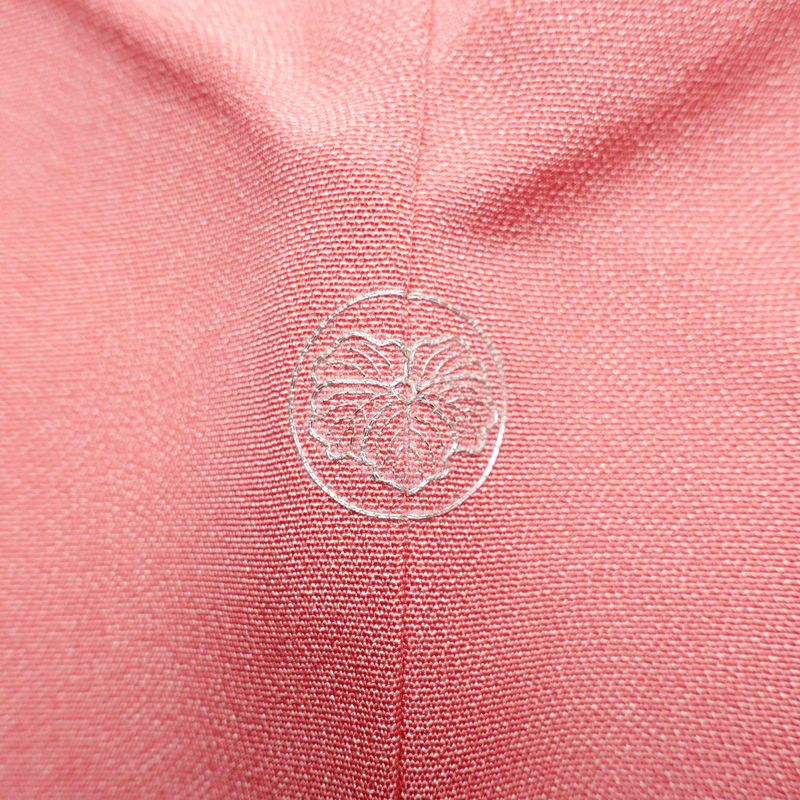 色無地 鮫小紋 しつけ糸付き 縮緬 一つ紋付き 正絹 流水・波柄 袷仕立て 身丈164cm 裄丈67.5cm フォーマル 着物 入学式 ピンク_画像12