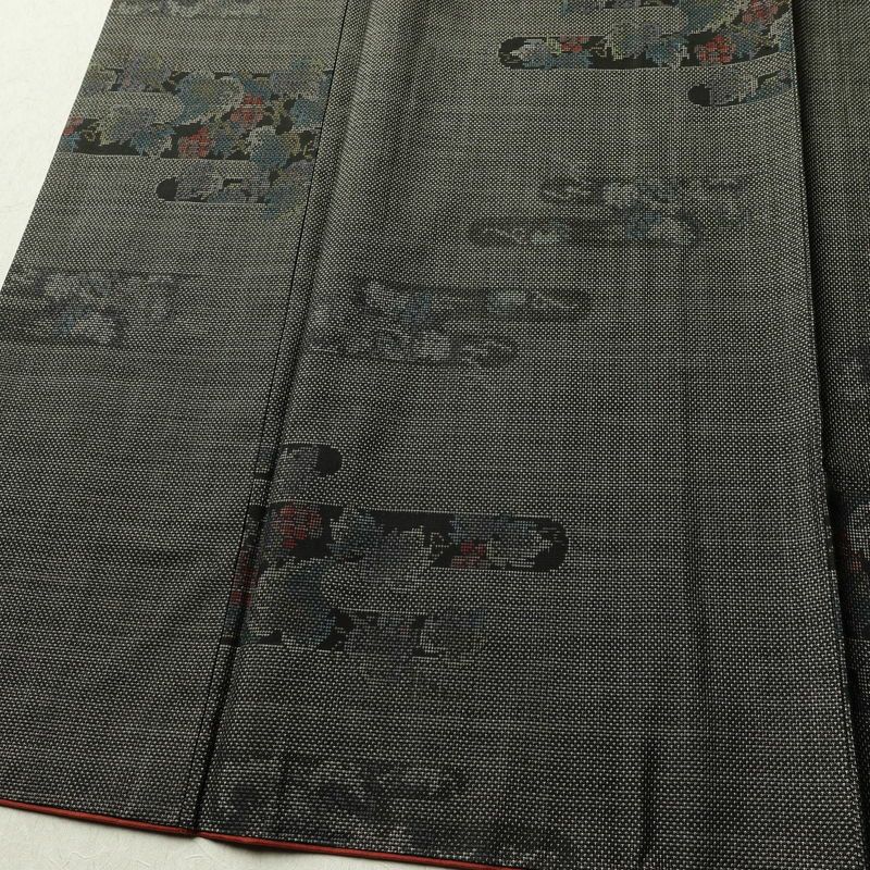 大島紬 良品 創匠きゅうの 古代染色純泥染 証紙あり 正絹 木の葉・植物柄 袷仕立て 身丈162.5cm 裄丈67cm 本場大島紬 伝統工芸 一部しつけ糸付き 着物 茶_画像4