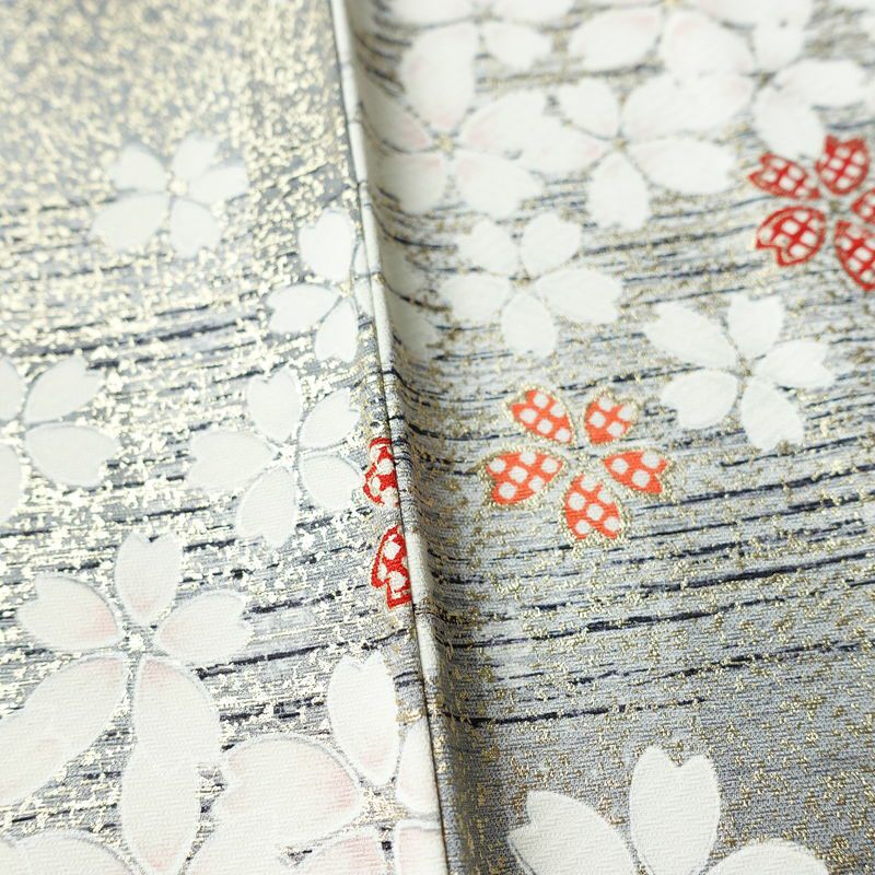 小紋 良品 しつけ糸付き 正絹 花柄 袷仕立て 身丈157.5cm 裄丈65cm 箔 金彩 着物 グレー_画像10