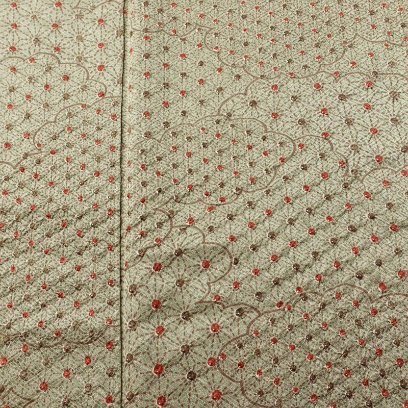 小紋 絞り 綸子 正絹 雲柄 袷仕立て 身丈168.5cm 裄丈64.5cm 麻の葉 着物 緑・うぐいす色_画像6