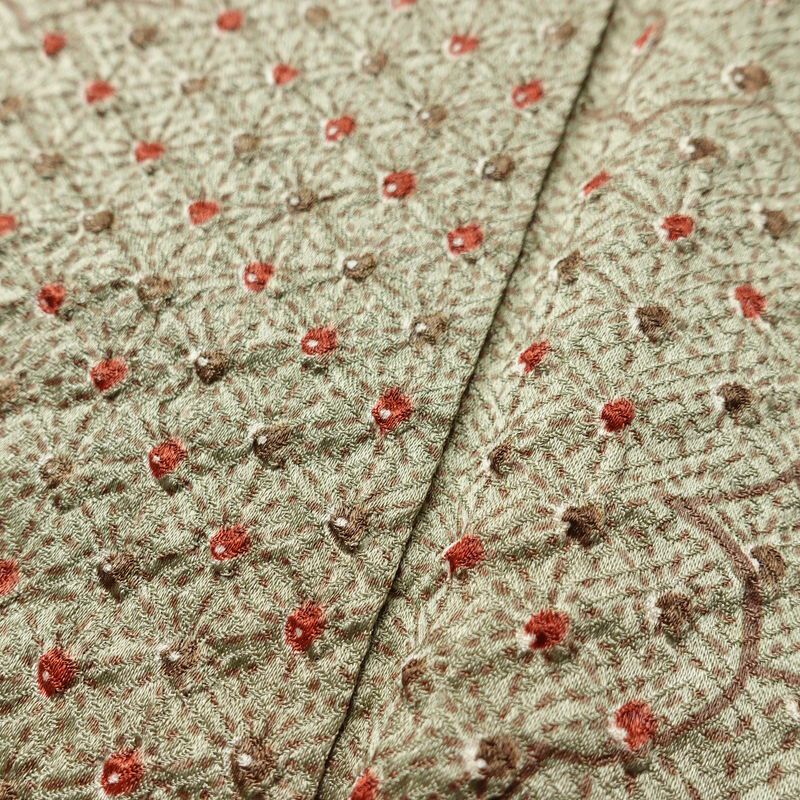 小紋 絞り 綸子 正絹 雲柄 袷仕立て 身丈168.5cm 裄丈64.5cm 麻の葉 着物 緑・うぐいす色_画像8