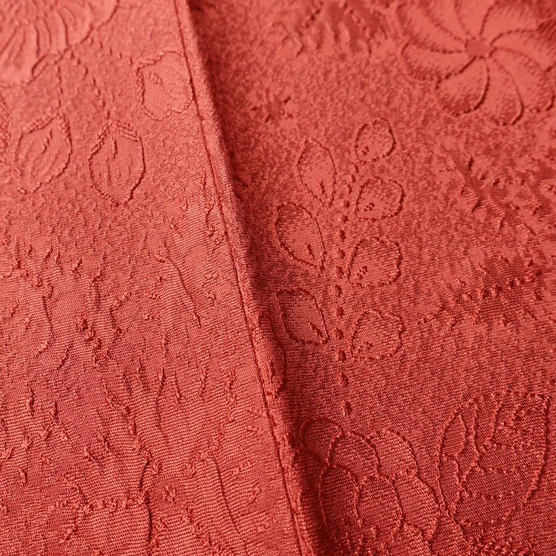 色無地 良品 しつけ糸付き 一つ紋付き 正絹 花柄 袷仕立て 身丈167cm 裄丈69cm フォーマル 着物 お茶会 赤・朱_画像10