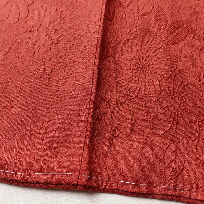 色無地 良品 しつけ糸付き 一つ紋付き 正絹 花柄 袷仕立て 身丈167cm 裄丈69cm フォーマル 着物 お茶会 赤・朱_画像11