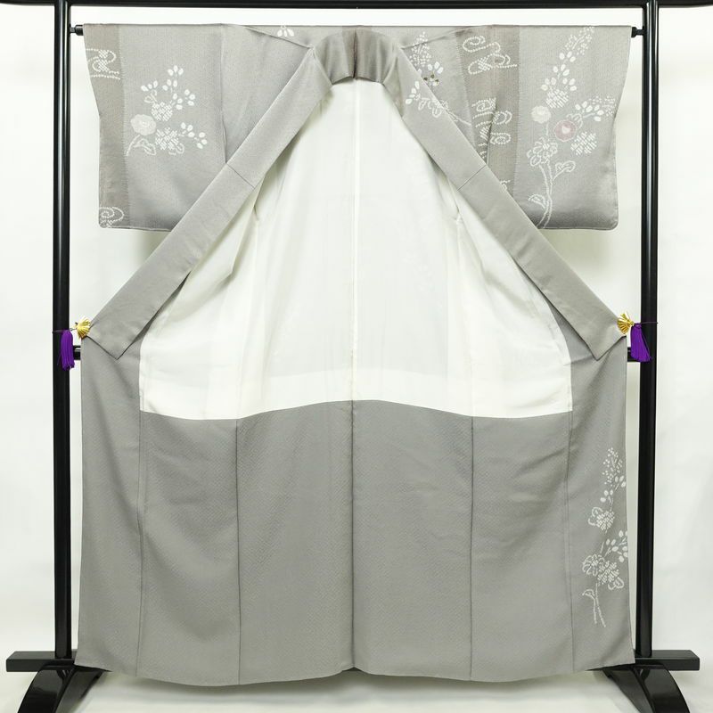 訪問着 美品 しつけ糸付き 絞り 一つ紋付き 正絹 花柄 袷仕立て 身丈159.5cm 裄丈65cm 刺繍 フォーマル 着物 入学式 卒業式 結婚式 グレー_画像3