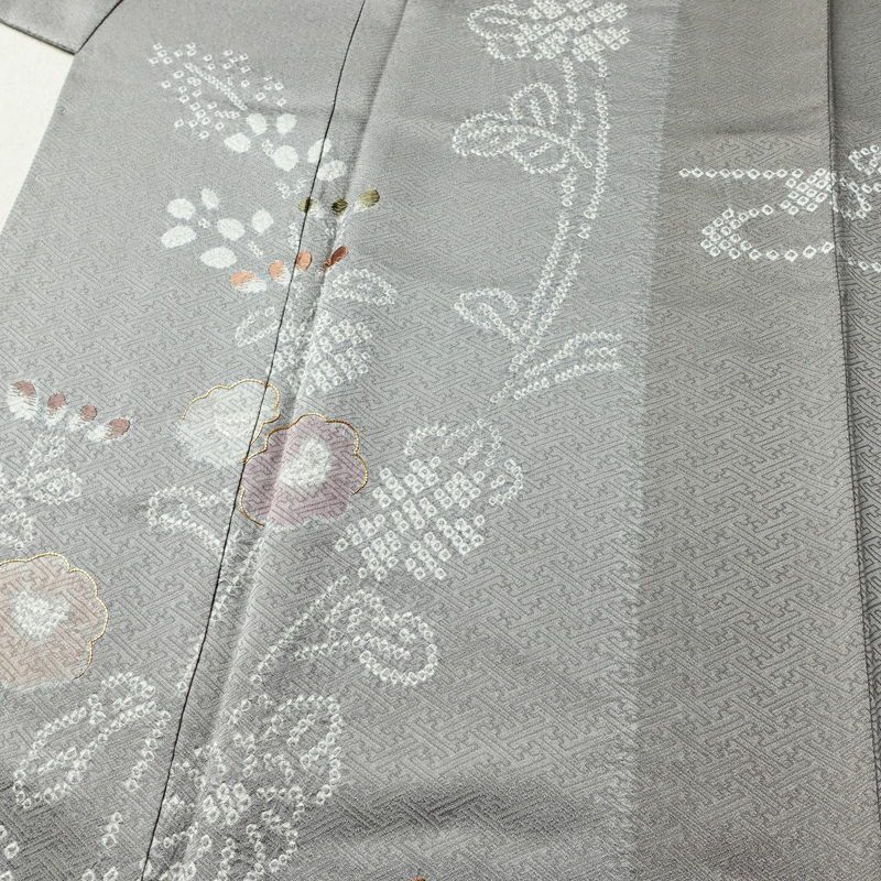 訪問着 美品 しつけ糸付き 絞り 一つ紋付き 正絹 花柄 袷仕立て 身丈159.5cm 裄丈65cm 刺繍 フォーマル 着物 入学式 卒業式 結婚式 グレー_画像5