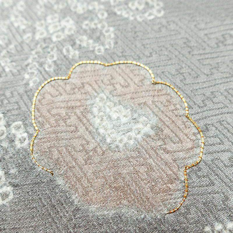 訪問着 美品 しつけ糸付き 絞り 一つ紋付き 正絹 花柄 袷仕立て 身丈159.5cm 裄丈65cm 刺繍 フォーマル 着物 入学式 卒業式 結婚式 グレー_画像7