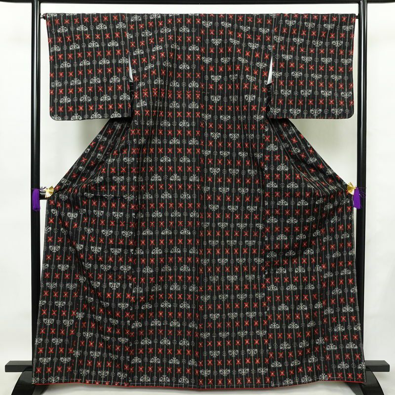 紬 しつけ糸付き 正絹 縞柄・線柄 袷仕立て 身丈166cm 裄丈66.5cm 着物 黒_画像1