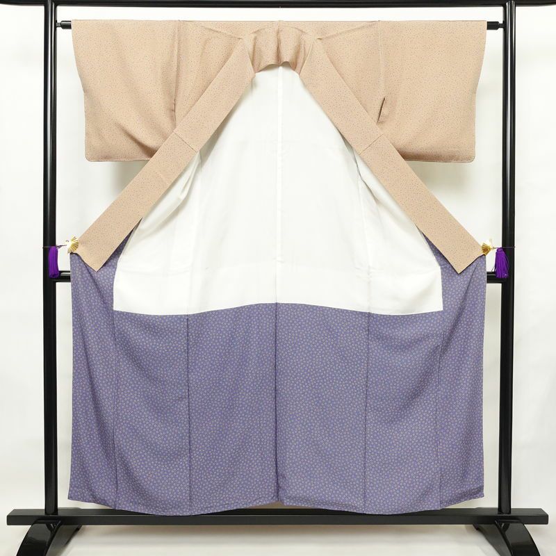 小紋 良品 しつけ糸付き 総柄 正絹 その他の柄 袷仕立て 身丈154.5cm 裄丈63.5cm 柄八掛 着物 ベージュ_画像3