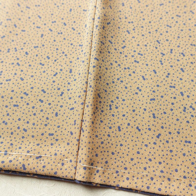 小紋 良品 しつけ糸付き 総柄 正絹 その他の柄 袷仕立て 身丈154.5cm 裄丈63.5cm 柄八掛 着物 ベージュ_画像10