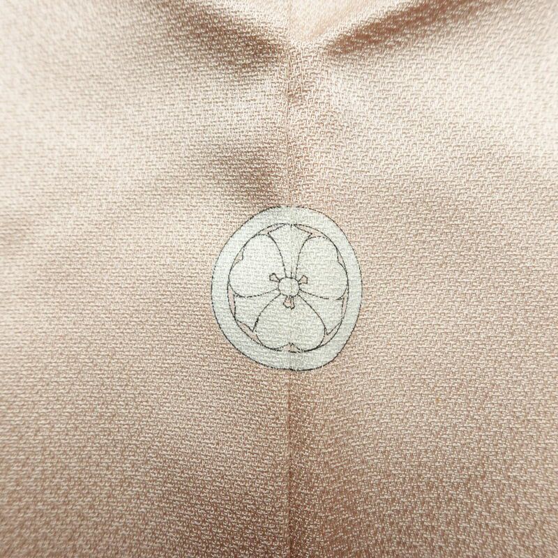 色留袖 しつけ糸付き 金駒刺繍 一つ紋付き 正絹 人物・動物柄 袷仕立て 身丈156.5cm 裄丈68cm 箔 刺繍 共八掛 金彩 フォーマル 着物 結婚式 ピンク_画像15