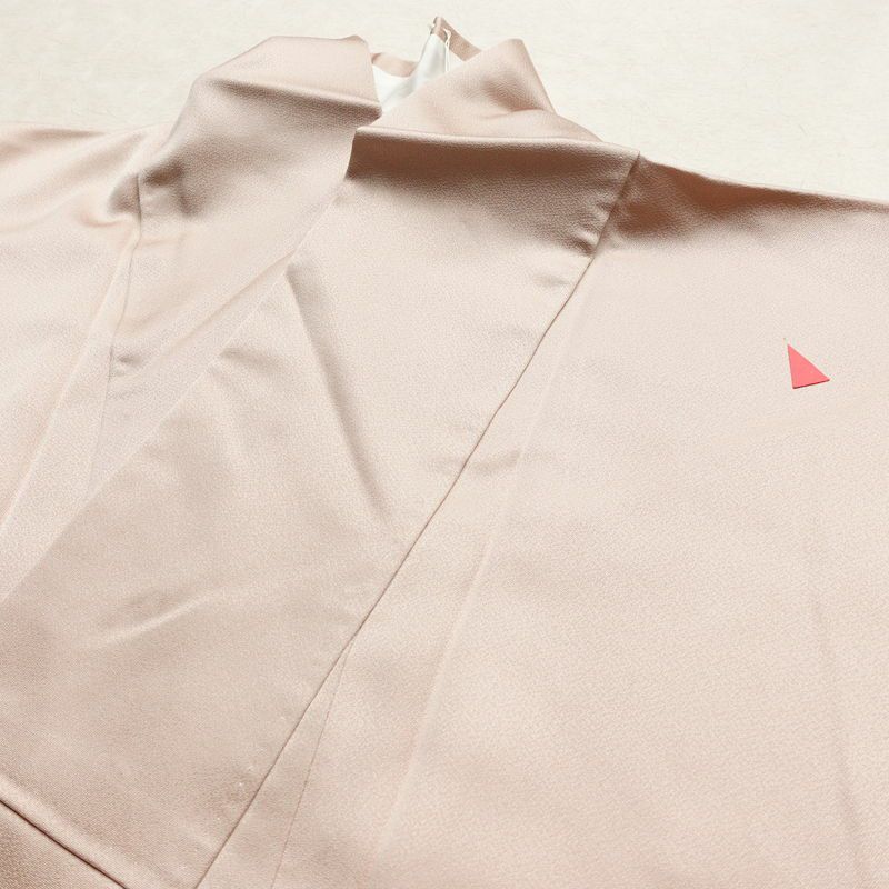 色留袖 しつけ糸付き 金駒刺繍 一つ紋付き 正絹 人物・動物柄 袷仕立て 身丈156.5cm 裄丈68cm 箔 刺繍 共八掛 金彩 フォーマル 着物 結婚式 ピンク_画像19