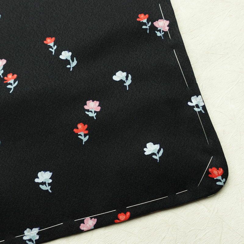 小紋 付下小紋 良品 しつけ糸付き 正絹 花柄 袷仕立て 身丈161cm 裄丈63cm 着物 黒_画像13