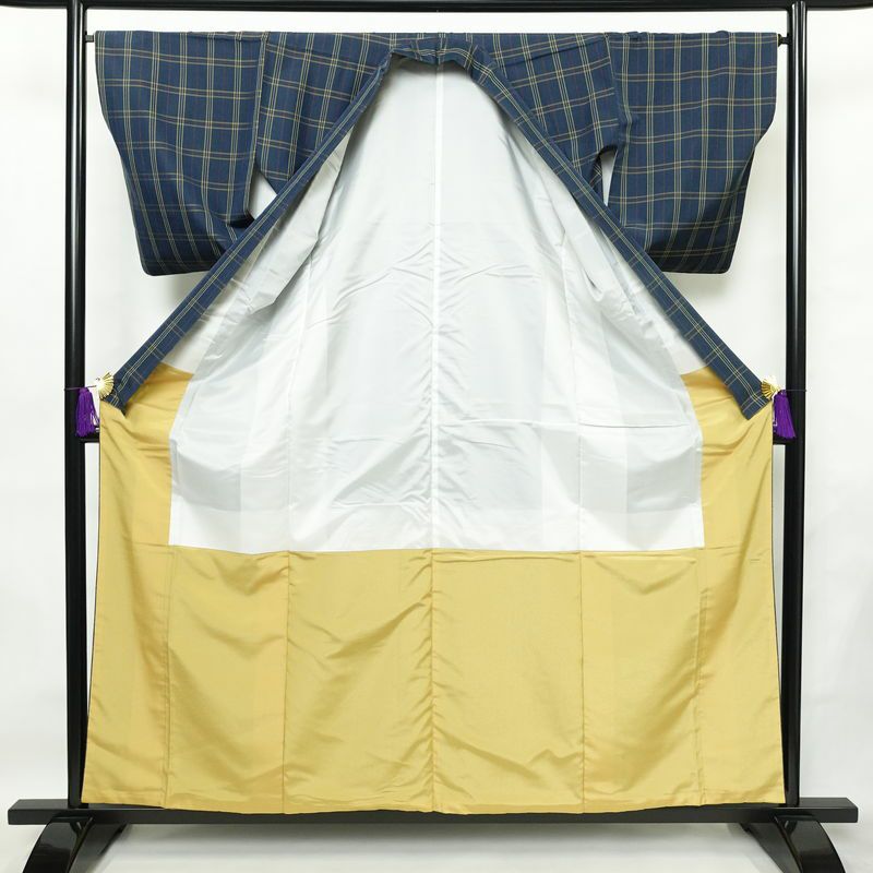 紬 良品 正絹 チェック・格子柄 袷仕立て 身丈159cm 裄丈66cm 着物 青・紺_画像3