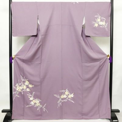 付け下げ 良品 しつけ糸付き 正絹 花柄 袷仕立て 身丈169cm 裄丈70.5cm 箔 フォーマル 着物 入学式 卒業式 結婚式 紫・藤色
