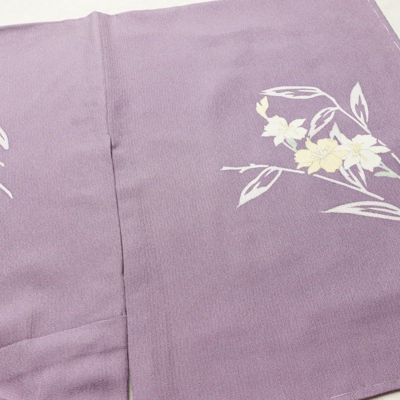 付け下げ 良品 しつけ糸付き 正絹 花柄 袷仕立て 身丈169cm 裄丈70.5cm 箔 フォーマル 着物 入学式 卒業式 結婚式 紫・藤色_画像14