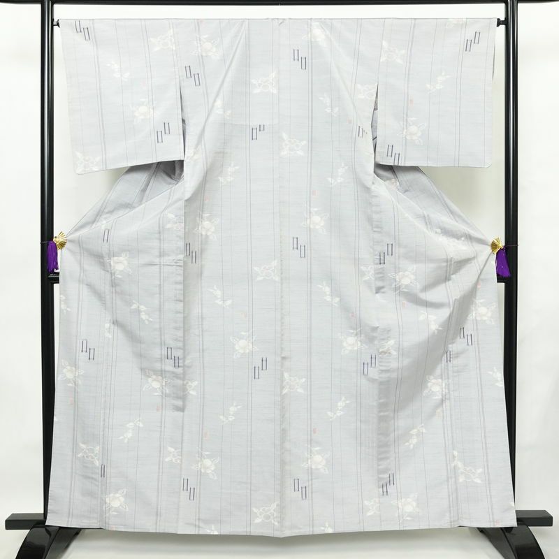 単衣 紬 良品 正絹 花柄 単衣仕立て 身丈162.5cm 裄丈66cm 一部しつけ糸付き 着物 青・紺_画像1