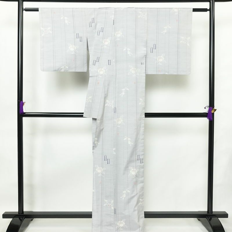 単衣 紬 良品 正絹 花柄 単衣仕立て 身丈162.5cm 裄丈66cm 一部しつけ糸付き 着物 青・紺_画像2