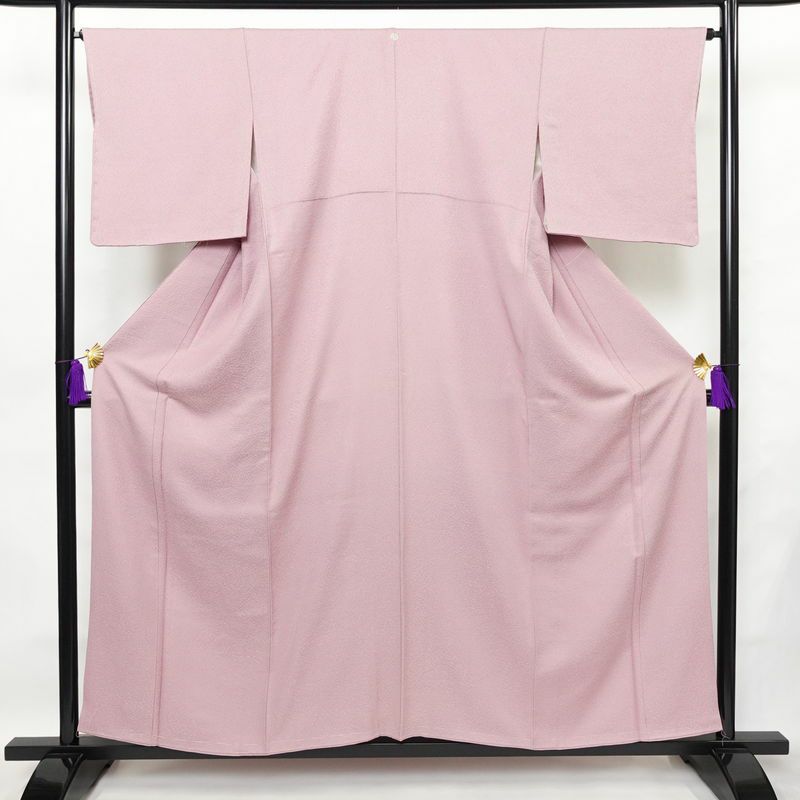 色無地 良品 しつけ糸付き 一つ紋付き 正絹 無地 袷仕立て 身丈155.5cm 裄丈66cm フォーマル 着物 入学式 卒業式 お茶会 ピンク_画像1