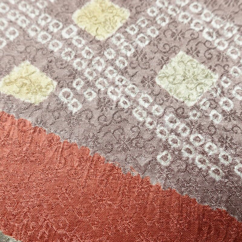 訪問着 良品 絞り 綸子 正絹 木の葉・植物柄 袷仕立て 身丈161.5cm 裄丈68cm 箔 共八掛 金彩 フォーマル 着物 入学式 卒業式 くすみピンク 結婚式 ピンク_画像8