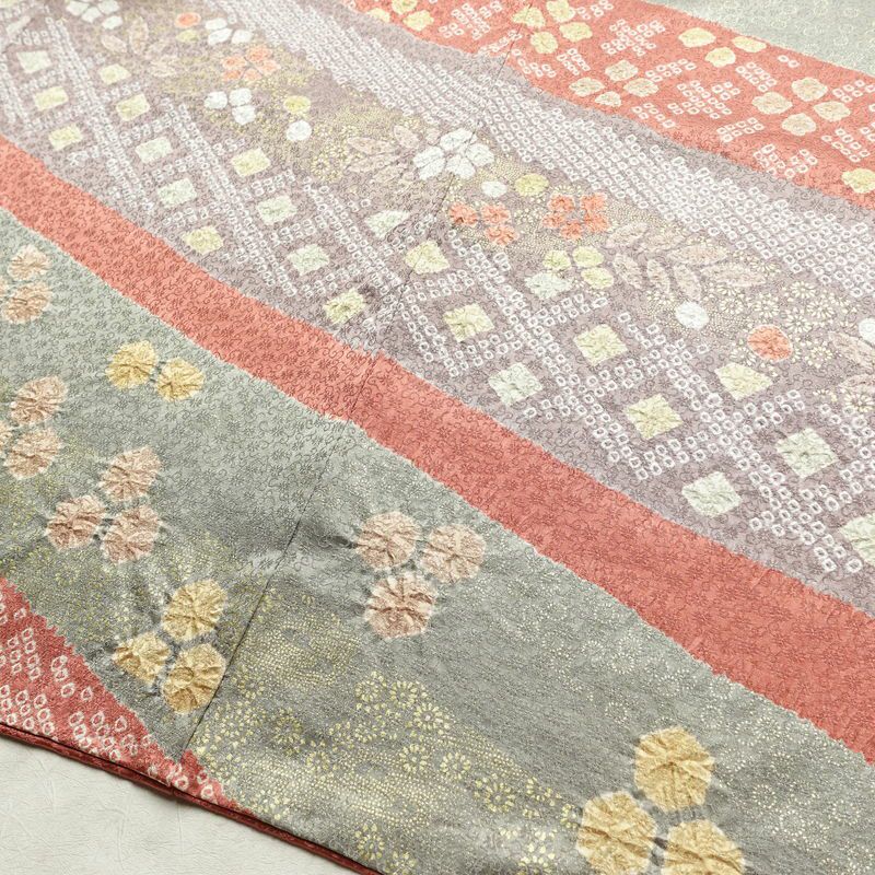 訪問着 良品 絞り 綸子 正絹 木の葉・植物柄 袷仕立て 身丈161.5cm 裄丈68cm 箔 共八掛 金彩 フォーマル 着物 入学式 卒業式 くすみピンク 結婚式 ピンク_画像13