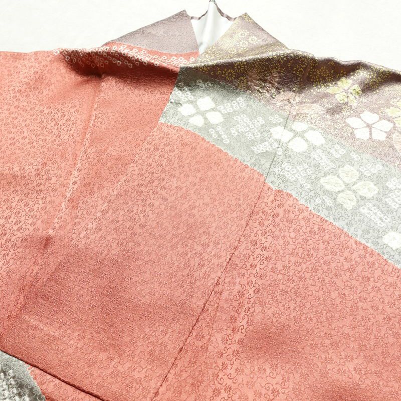 訪問着 良品 絞り 綸子 正絹 木の葉・植物柄 袷仕立て 身丈161.5cm 裄丈68cm 箔 共八掛 金彩 フォーマル 着物 入学式 卒業式 くすみピンク 結婚式 ピンク_画像17