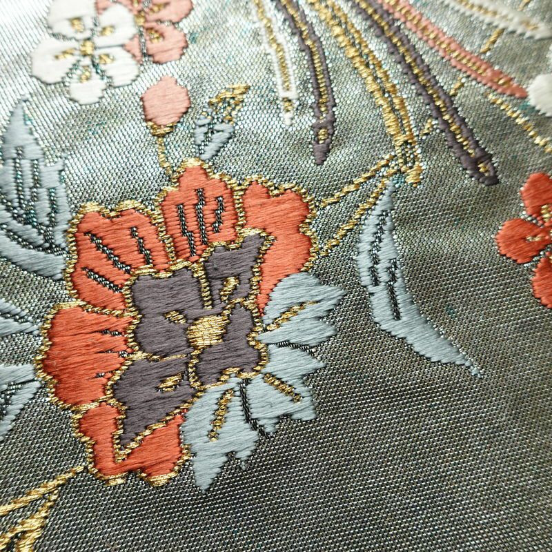 名古屋帯 太鼓柄 良品 正絹 木の葉・植物柄 名古屋仕立て 箔 刺繍 金・銀_画像5