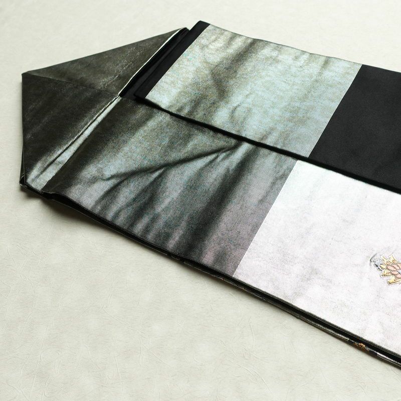 名古屋帯 太鼓柄 良品 正絹 木の葉・植物柄 名古屋仕立て 箔 刺繍 金・銀_画像21