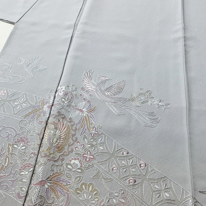 付け下げ 美品 しつけ糸付き 縮緬 正絹 人物・動物柄 袷仕立て 身丈170cm 裄丈70cm 刺繍 フォーマル 着物 入学式 卒業式 結婚式 ぼかし 紫・藤色_画像5