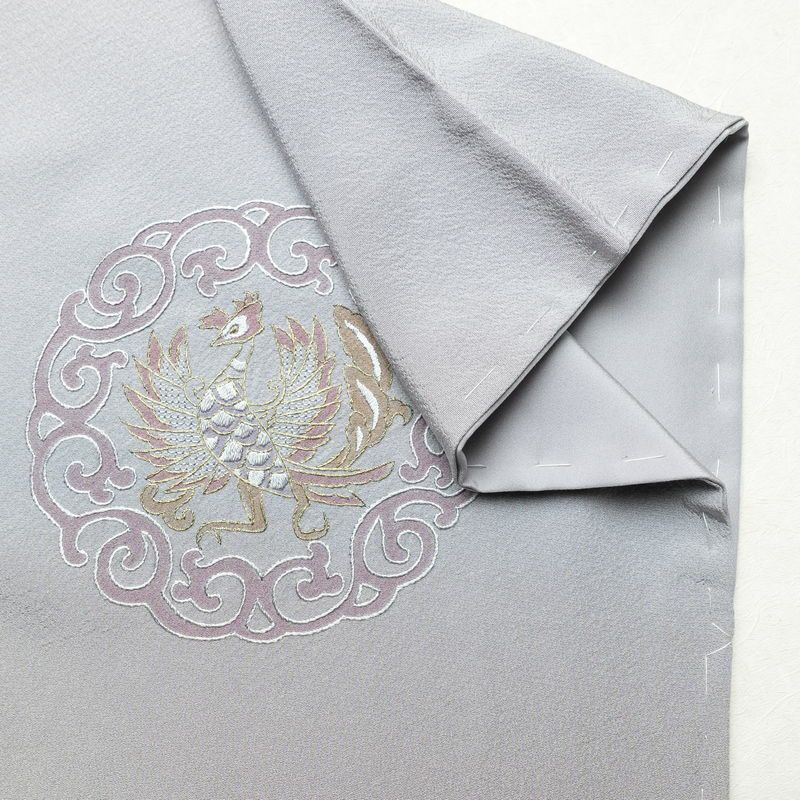 付け下げ 美品 しつけ糸付き 縮緬 正絹 人物・動物柄 袷仕立て 身丈170cm 裄丈70cm 刺繍 フォーマル 着物 入学式 卒業式 結婚式 ぼかし 紫・藤色_画像16