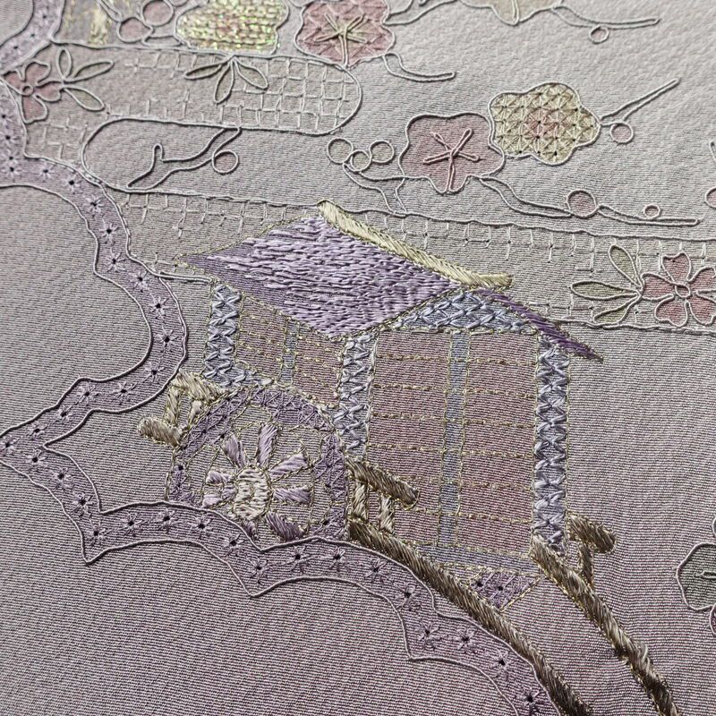 単衣 付下 良品 スワトウ刺繍 縮緬 正絹 風景柄 単衣仕立て 身丈169cm 裄丈68.5cm 刺繍 フォーマル 着物 付け下げ 紫・藤色_画像11