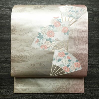 名古屋帯 正絹 亀甲にお華 金糸 金駒 刺繍 素敵なデザイン U-2006 名古屋帯 正絹 亀甲にお華 金糸 金駒 刺繍 素敵なデザイン U-2006