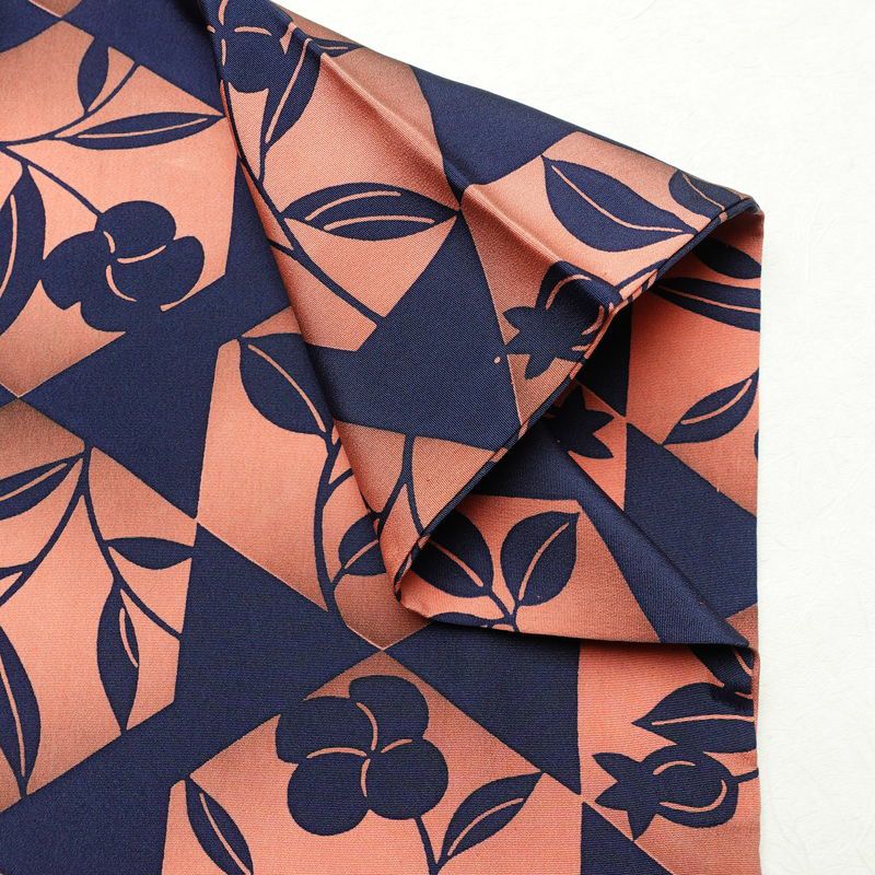 道行コート 良品 浜ちりめん 縮緬 正絹 木の葉・植物柄 袷仕立て 身丈85.5cm 裄丈66cm ピンク_画像4