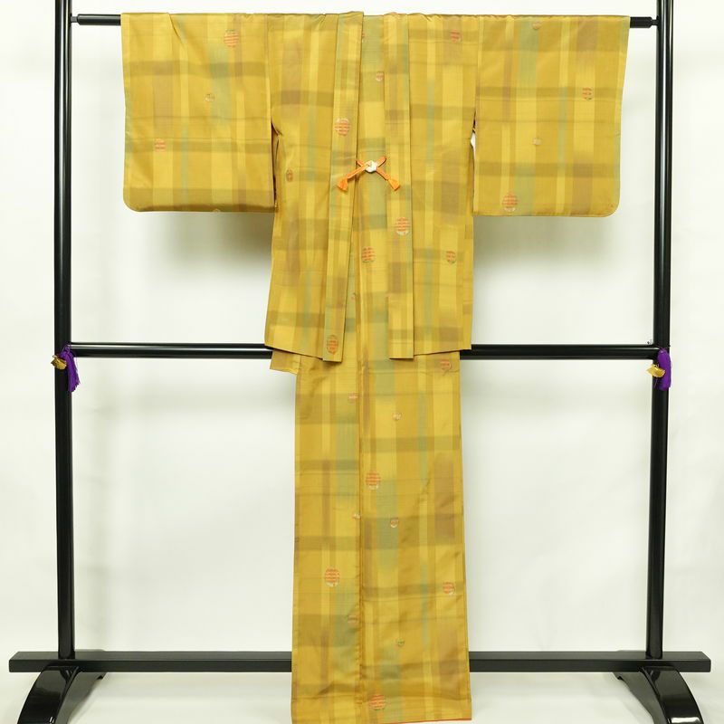 紬 アンサンブル セット品 正絹 チェック・格子柄 袷仕立て 身丈163cm 裄丈67cm 着物 黄・黄土色_画像1