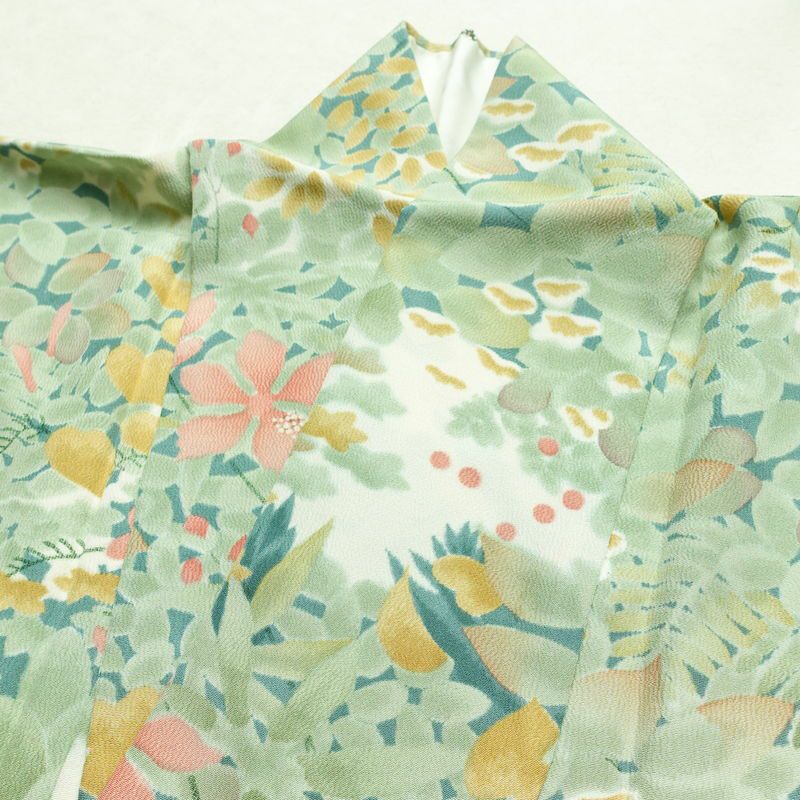 小紋 縮緬 総柄 正絹 木の葉・植物柄 袷仕立て 身丈151cm 裄丈65cm リサイクル着物 着物 カジュアル 緑・うぐいす色_画像16