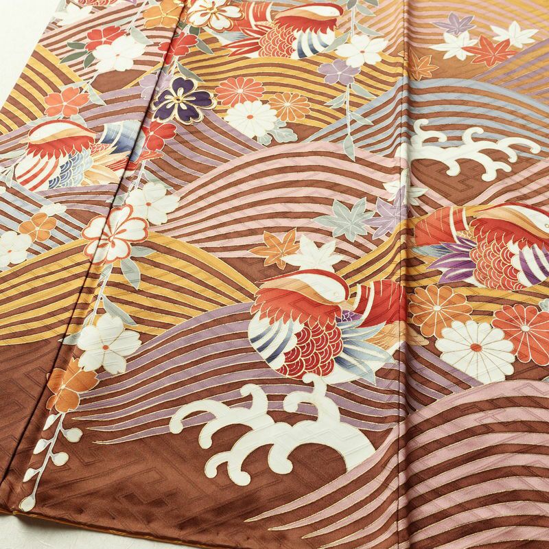 振袖 金駒刺繍 正絹 古典柄 袷仕立て 身丈168cm 裄丈67.5cm リサイクル着物 帯 金彩 成人式 二十歳 二十歳の集い フォーマル 華やか 黄・黄土色_画像4