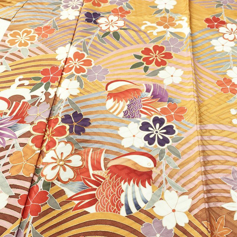 振袖 金駒刺繍 正絹 古典柄 袷仕立て 身丈168cm 裄丈67.5cm リサイクル着物 帯 金彩 成人式 二十歳 二十歳の集い フォーマル 華やか 黄・黄土色_画像5