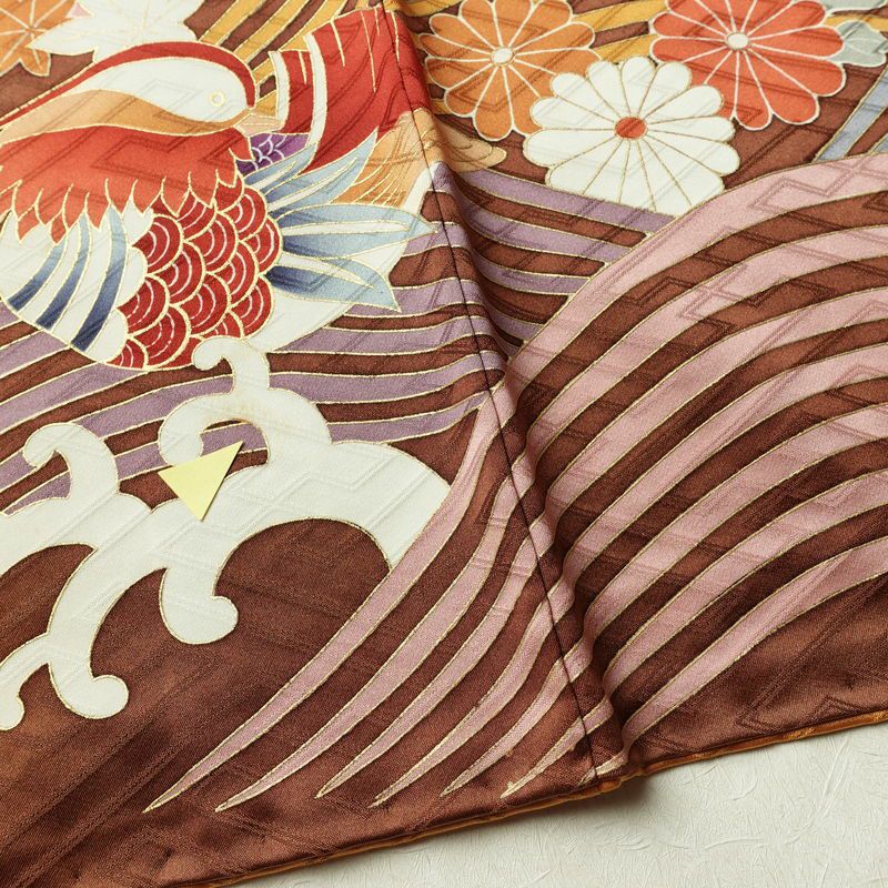 振袖 金駒刺繍 正絹 古典柄 袷仕立て 身丈168cm 裄丈67.5cm リサイクル着物 帯 金彩 成人式 二十歳 二十歳の集い フォーマル 華やか 黄・黄土色_画像10