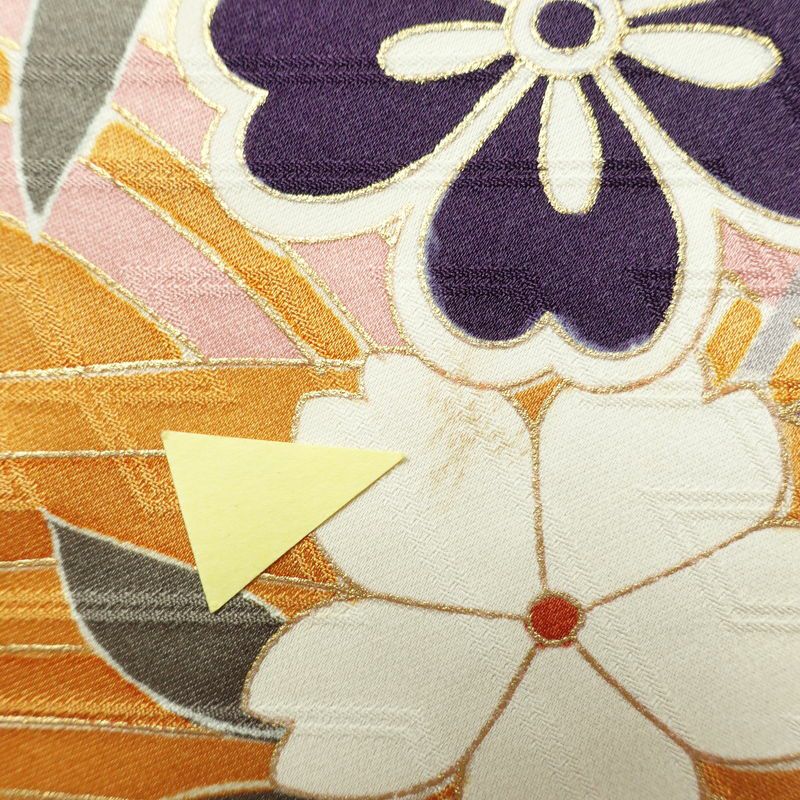 振袖 金駒刺繍 正絹 古典柄 袷仕立て 身丈168cm 裄丈67.5cm リサイクル着物 帯 金彩 成人式 二十歳 二十歳の集い フォーマル 華やか 黄・黄土色_画像11